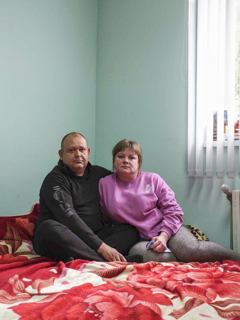 Oxana S., 38 Jahre, und ihr Ehemann Valera, 42 Jahre, aus Volnovacha Oblast Donetsk. Foto: © Frank Gaudlitz